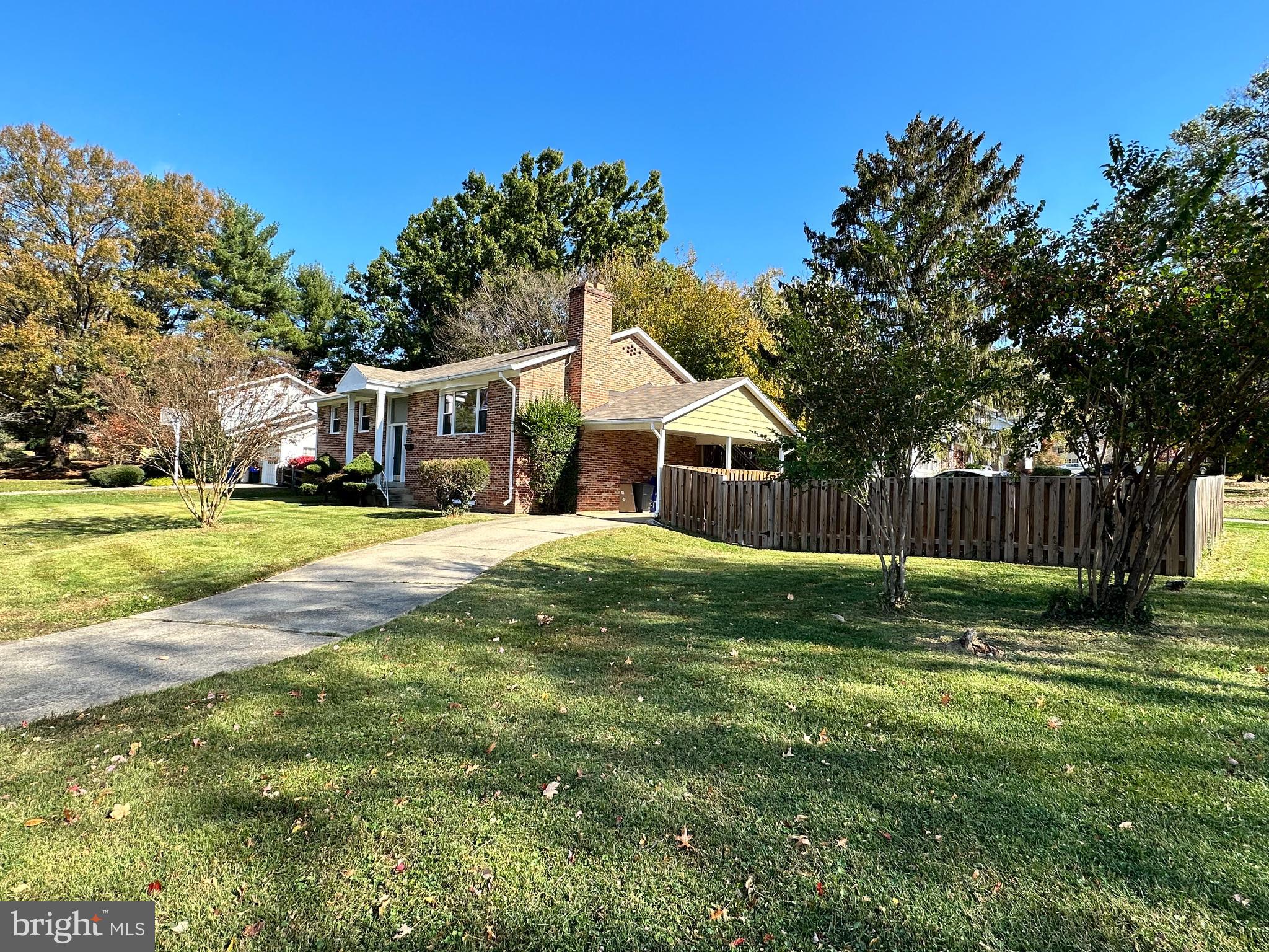 8722 Postoak Road Potomac, MD 20854 - Photo 8 of 33