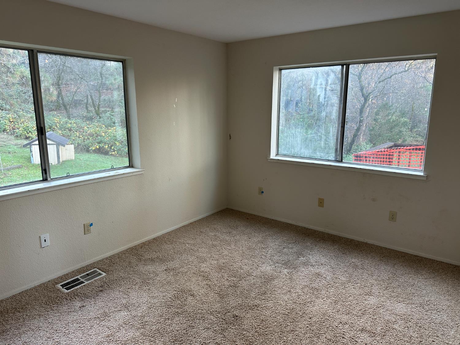 620 Schroeder Lane Colfax, CA 95713 - Photo 16 of 30 an empty room with a window