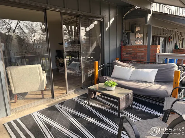 a view of an outdoor space and a yard