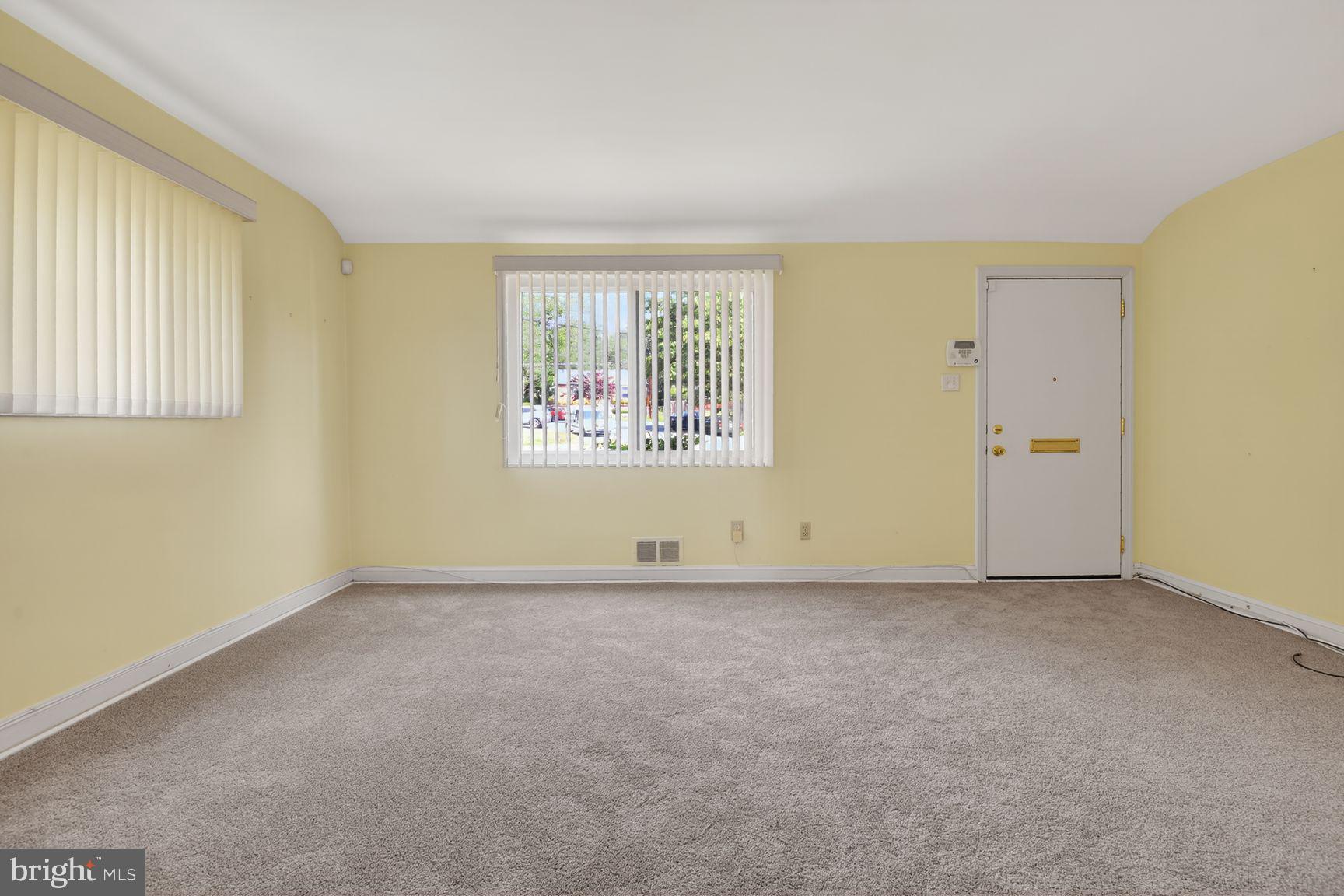 11015 Burnley Terrace Silver Spring, MD 20902 - Photo 4 of 29 Living Room