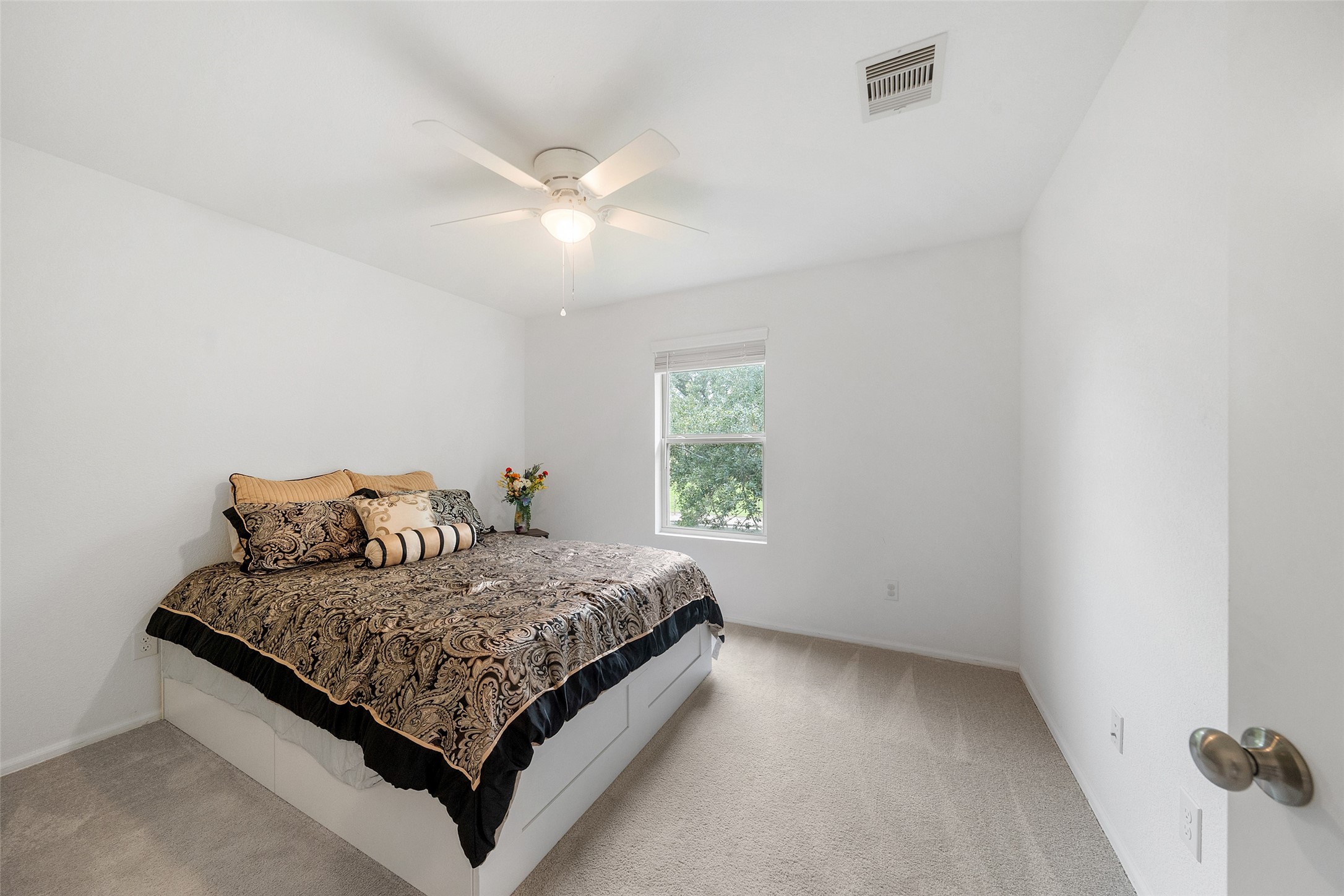 234 Bennett Street Angleton, TX 77515 - Photo 19 of 33 Roomy upstairs secondary bedroom.