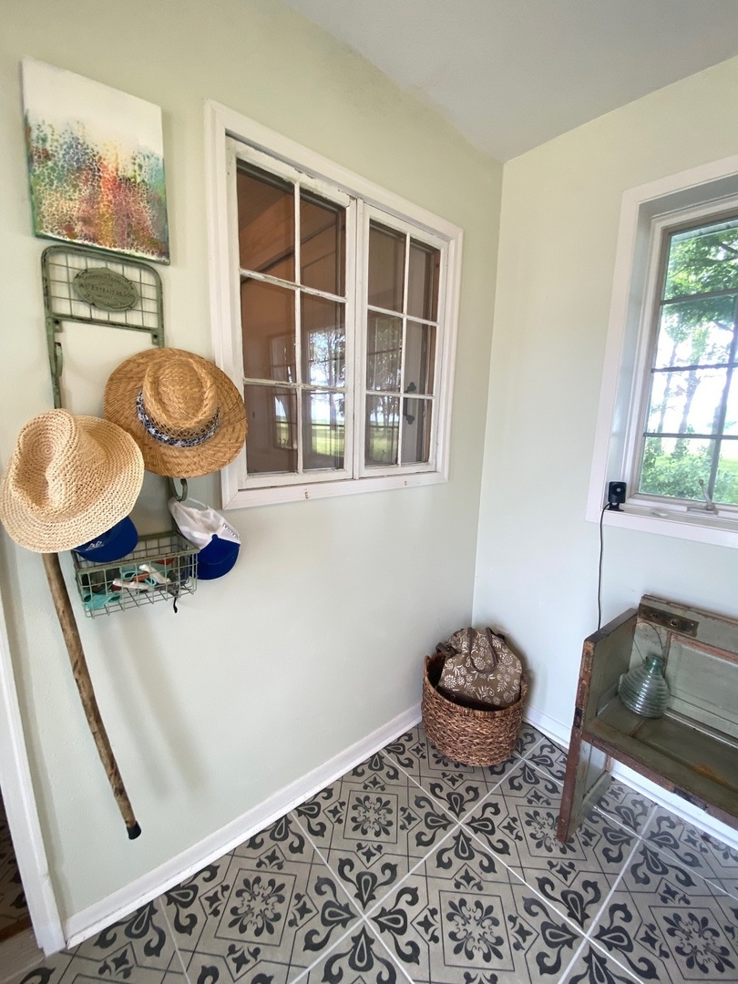 174 Kilgore Road Dixon, IL 61021 - Photo 11 of 55 a room with furniture and a window