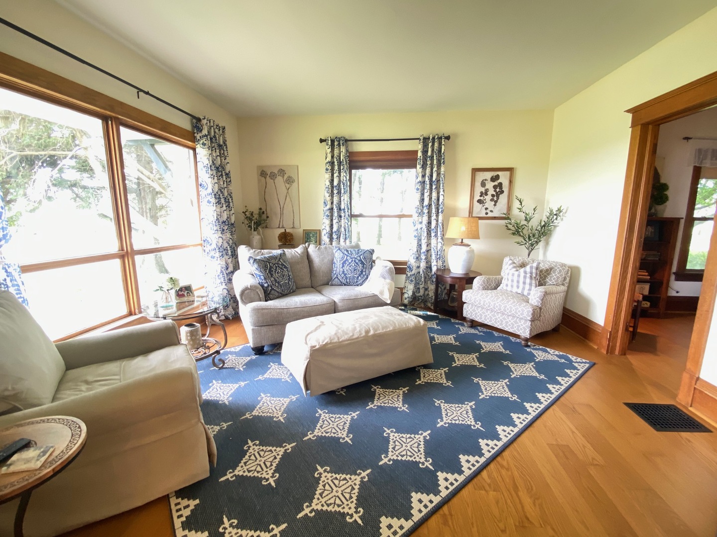 174 Kilgore Road Dixon, IL 61021 - Photo 17 of 55 a living room with furniture and a rug
