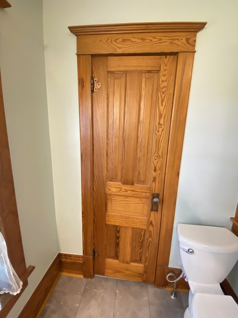 174 Kilgore Road Dixon, IL 61021 - Photo 43 of 55 a bathroom with a toilet and a shower