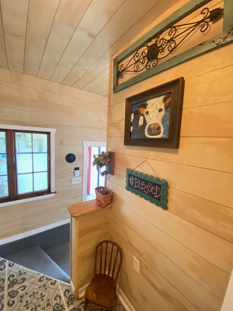 174 Kilgore Road Dixon, IL 61021 - Photo 48 of 55 a bathroom with a bathtub and a window