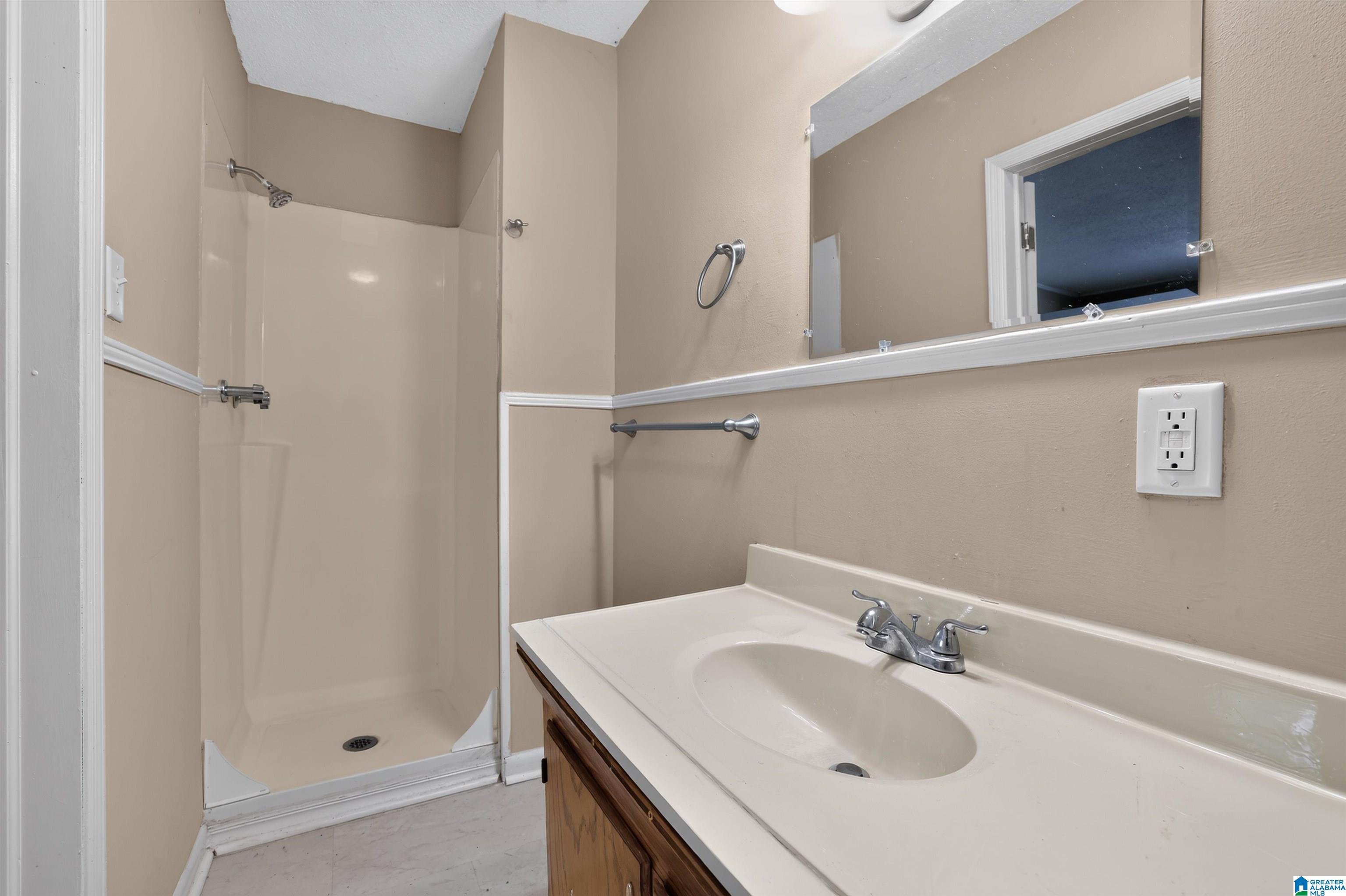 1325 17th Way Southwest Birmingham, AL 35211 - Photo 13 of 18