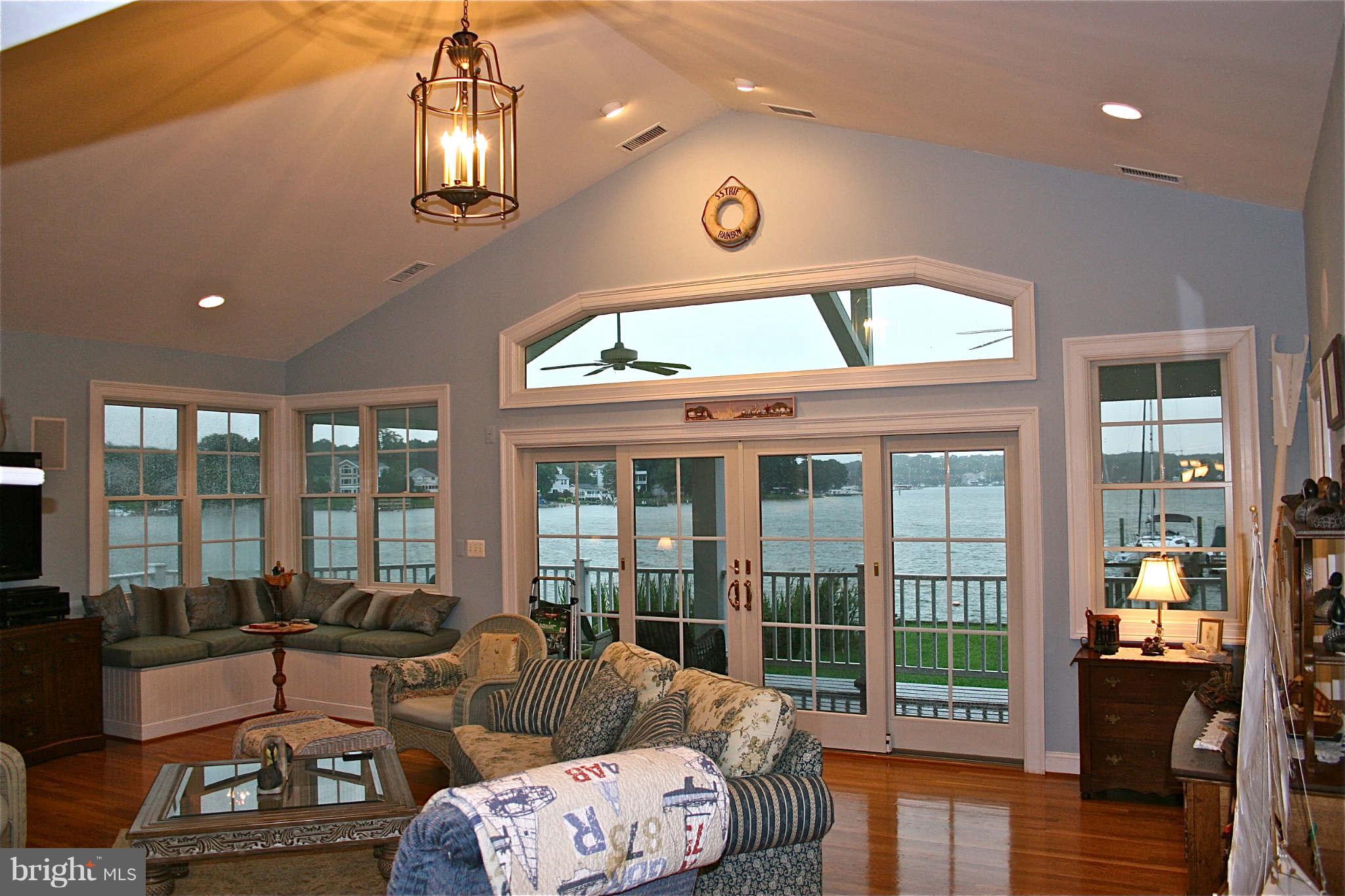 802 Seneca Park Road Middle River, MD 21220 - Photo 2 of 30 Living Room