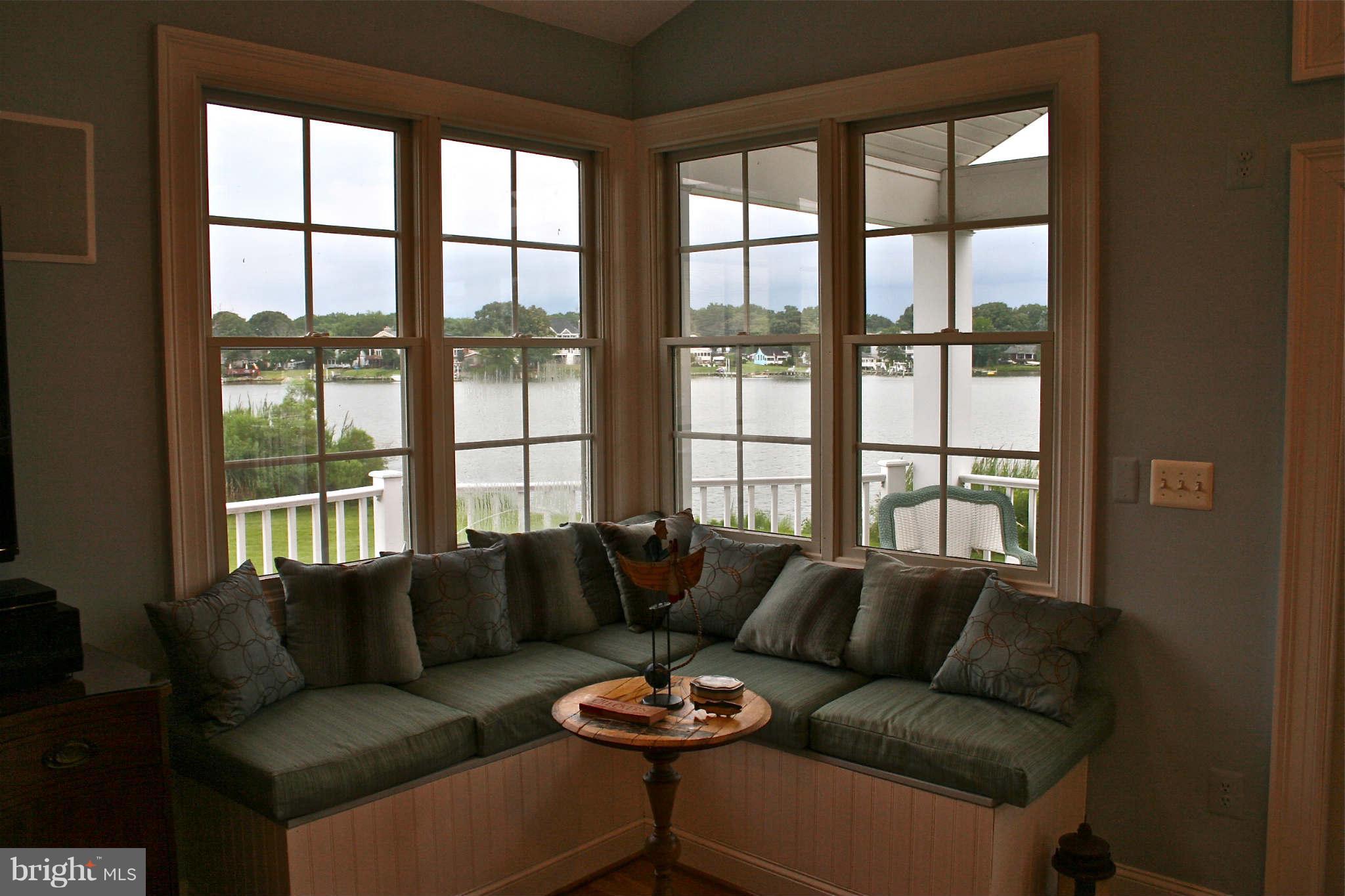 802 Seneca Park Road Middle River, MD 21220 - Photo 4 of 30 Living Room