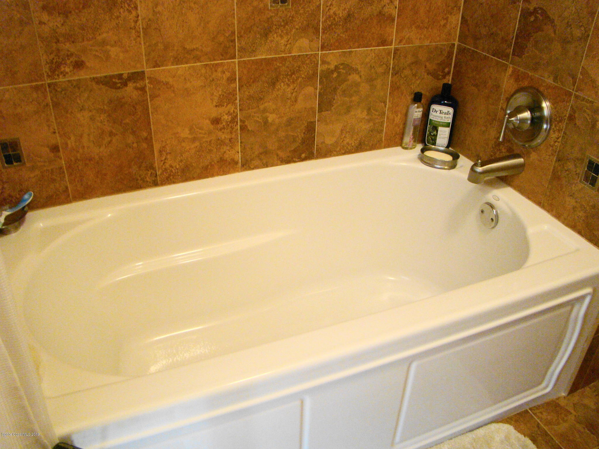 4485 Canard Road Melbourne, FL 32934 - Photo 17 of 34 DEEP TUB & SEXY SHOWER FOR GUESTS!
