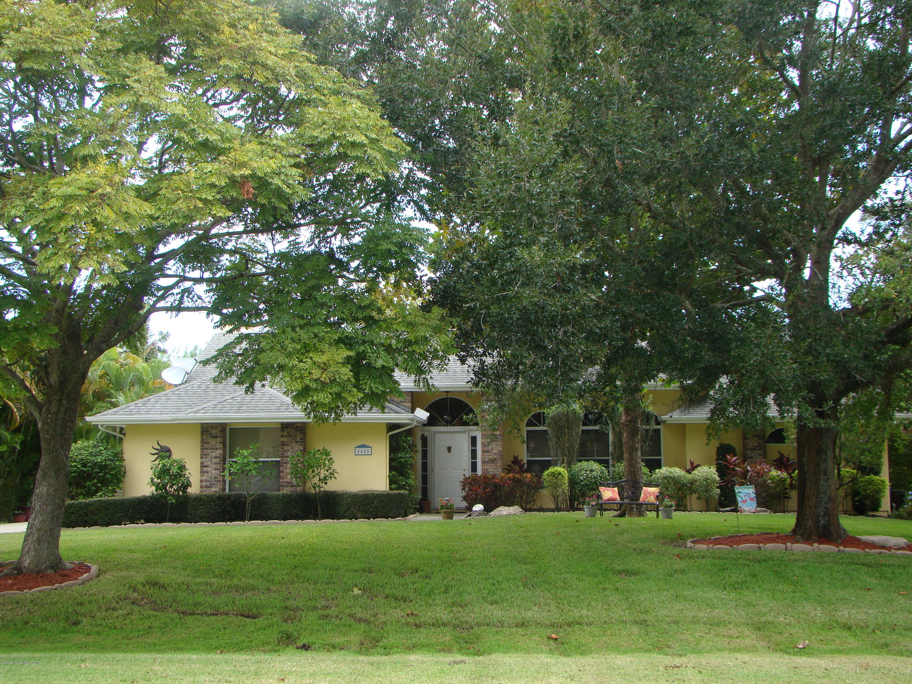 4485 Canard Road Melbourne, FL 32934 - Photo 3 of 34 ...EVEN YOUR FRONT YARD IS A SANCTUARY!
