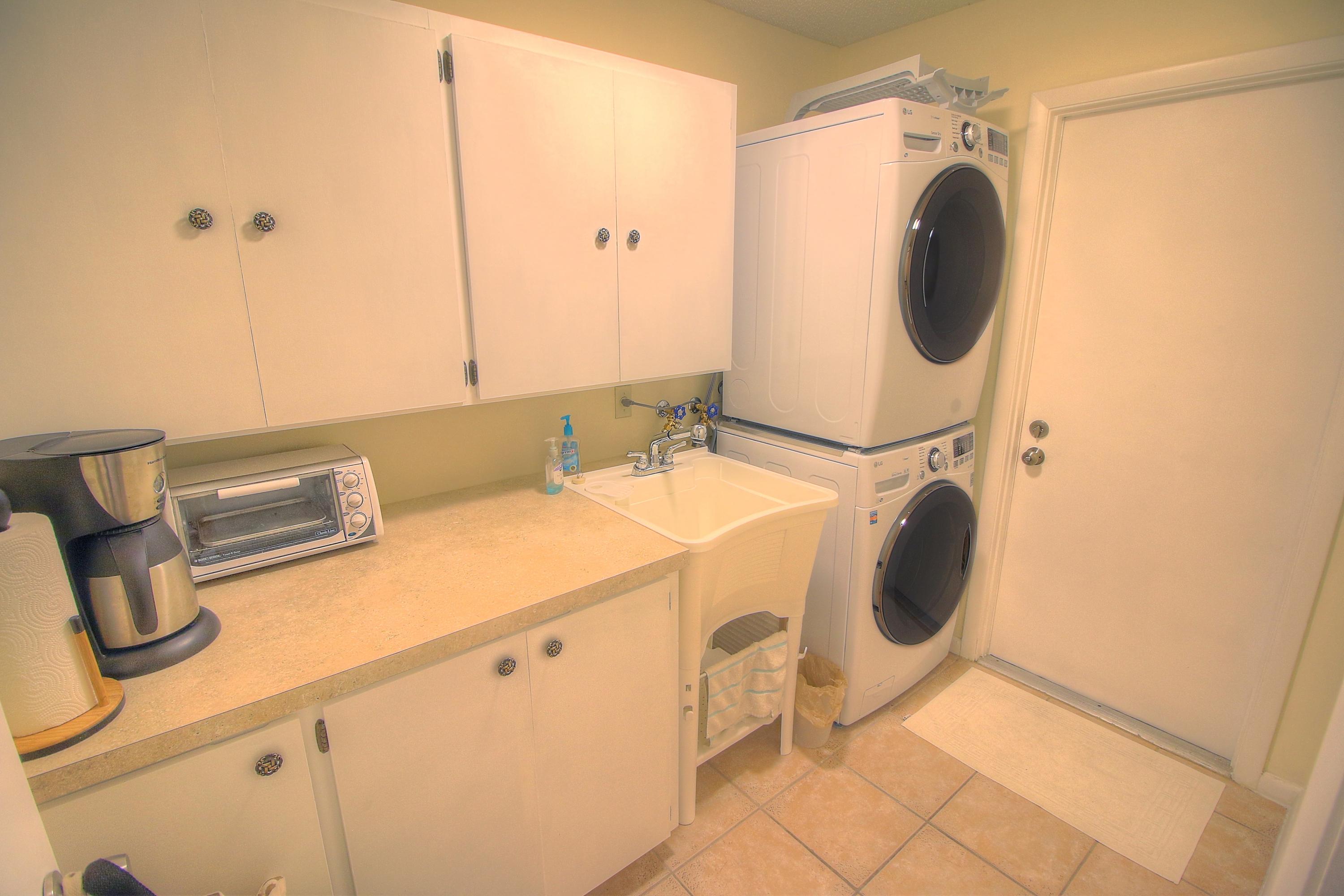 204 Cape Pointe Circle Jupiter, FL 33477 - Photo 24 of 42 Laundry Room MLS