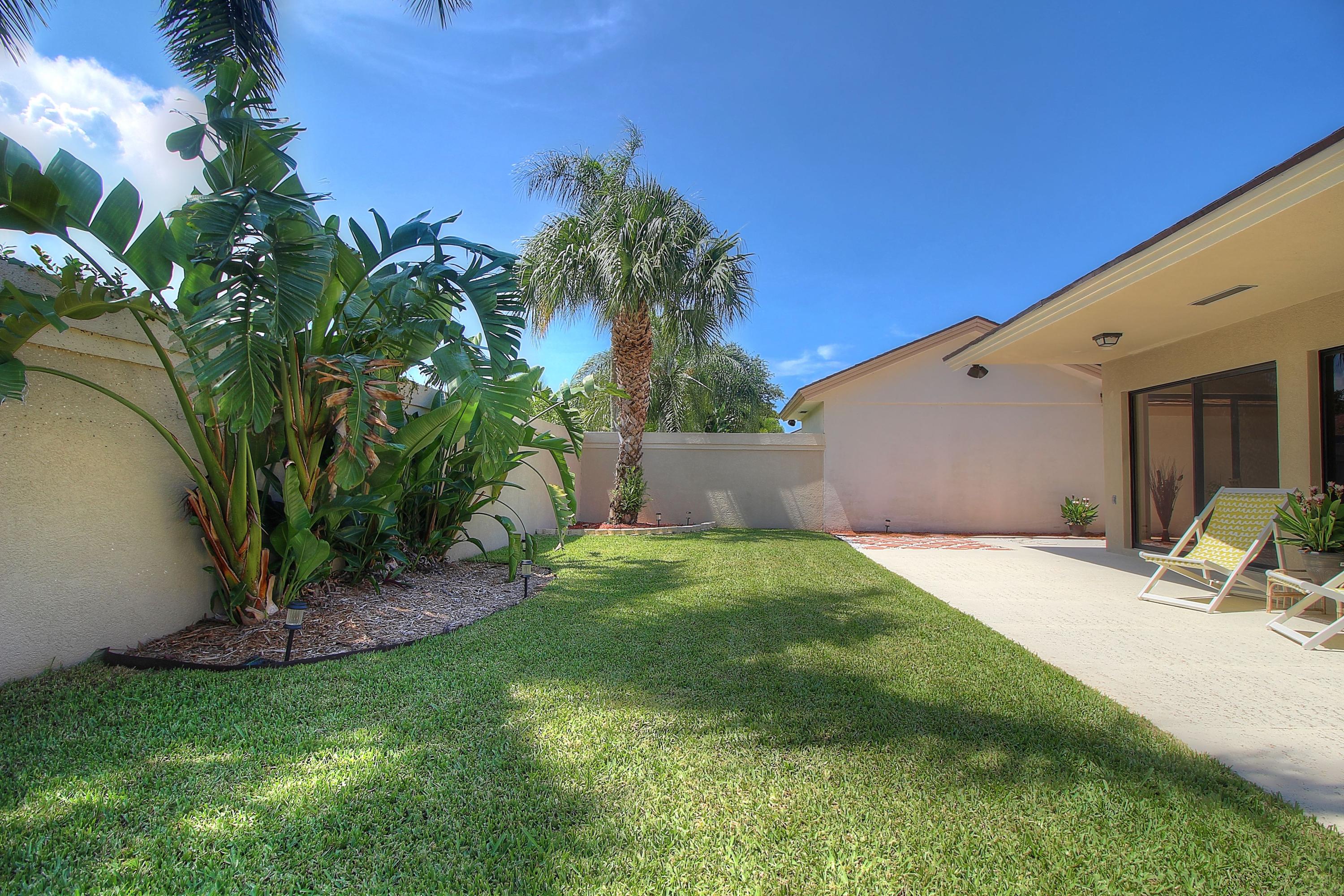 204 Cape Pointe Circle Jupiter, FL 33477 - Photo 26 of 42 House Back 5 MLS