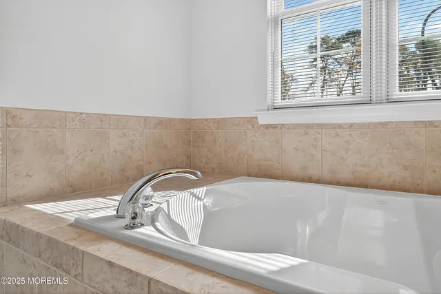 a close view of sink and tap