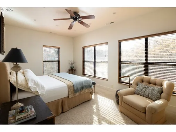 $1,449,000 | 570 Toms Drive, Hood River, OR 97031