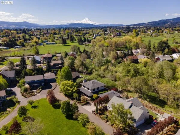 $1,449,000 | 570 Toms Drive, Hood River, OR 97031