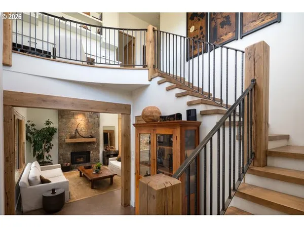 $1,449,000 | 570 Toms Drive, Hood River, OR 97031