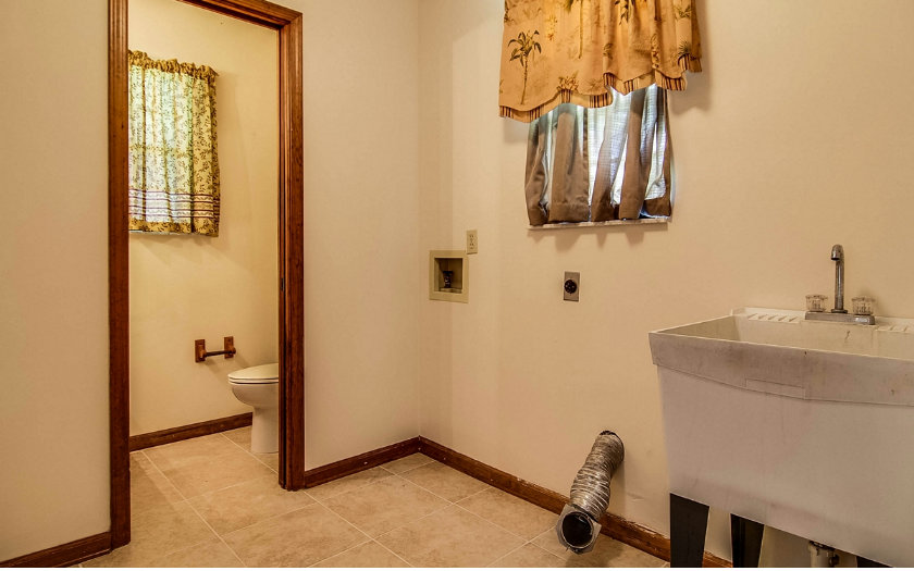 75043 Edwards Road Yulee, FL 32097 - Photo 17 of 21 a bathroom with a sink and a mirror
