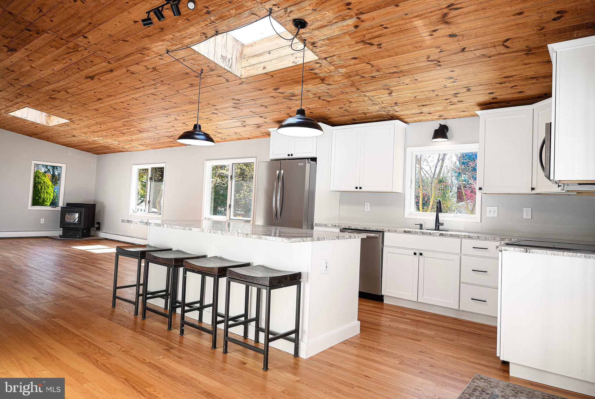 2501 Roy Terrace Fallston, MD 21047 - Photo 3 of 57