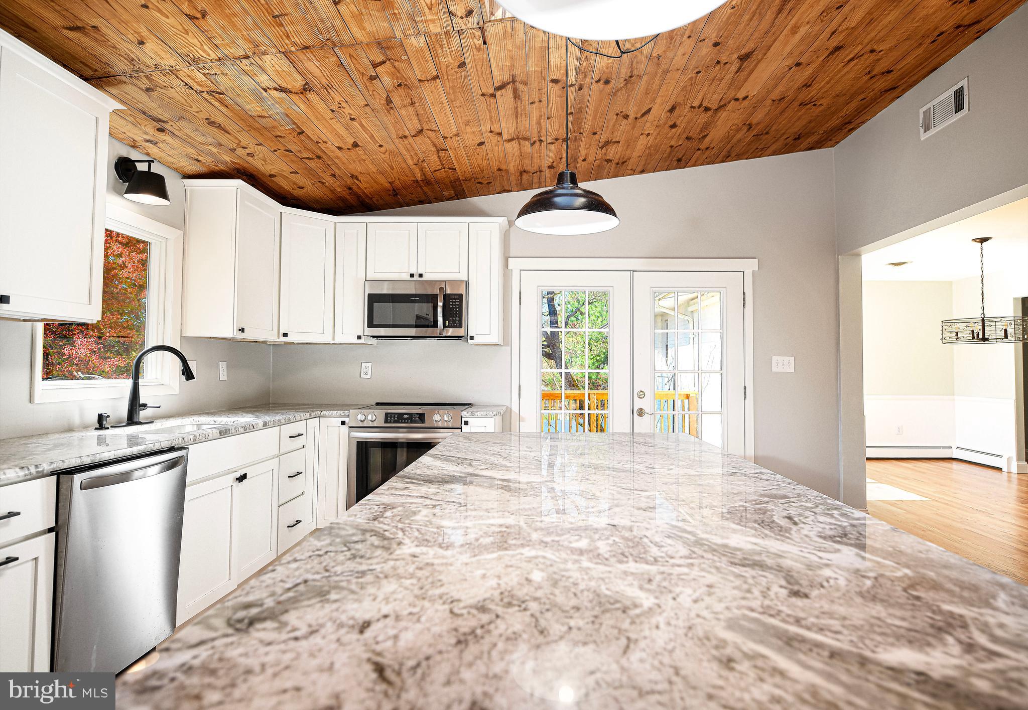 2501 Roy Terrace Fallston, MD 21047 - Photo 5 of 57