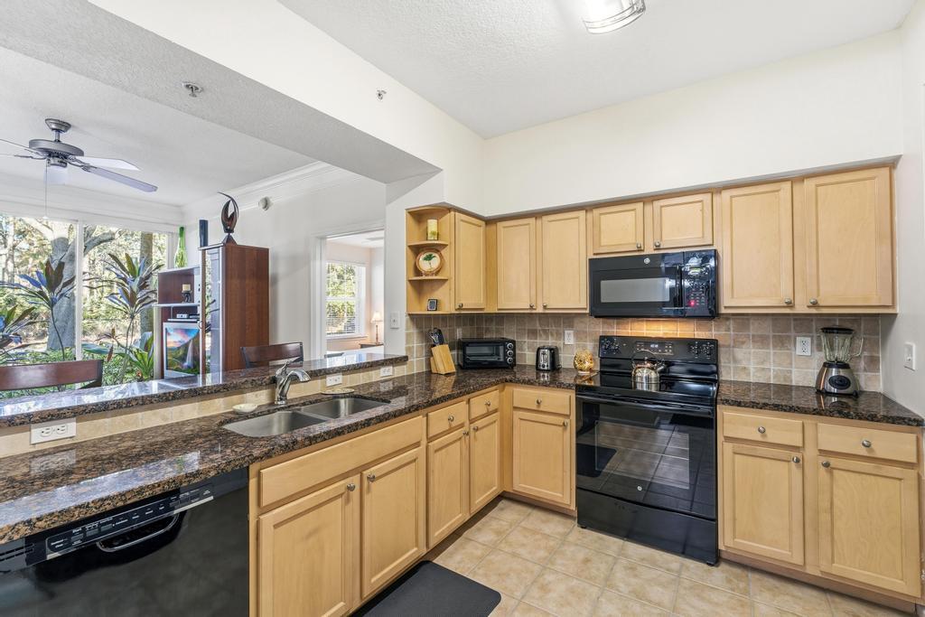125 Galicia Way, Unit 102 Jupiter, FL 33458 - Photo 13 of 31 Kitchen