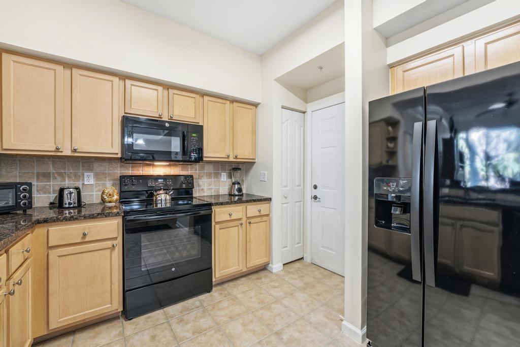 125 Galicia Way, Unit 102 Jupiter, FL 33458 - Photo 15 of 31 Kitchen