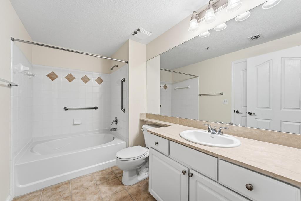 125 Galicia Way, Unit 102 Jupiter, FL 33458 - Photo 28 of 31 2nd bath