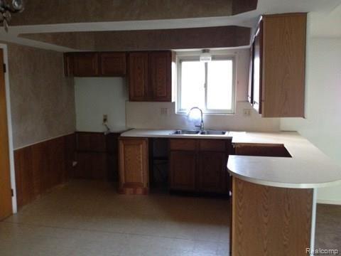 27846 Ryan Road Warren, MI 48092 - Photo 5 of 22