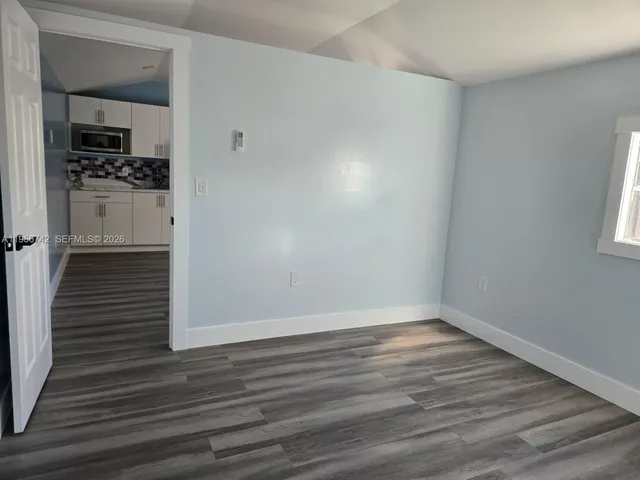 $1,300 | Palmetto Country Club Estates, Miami, FL 33157