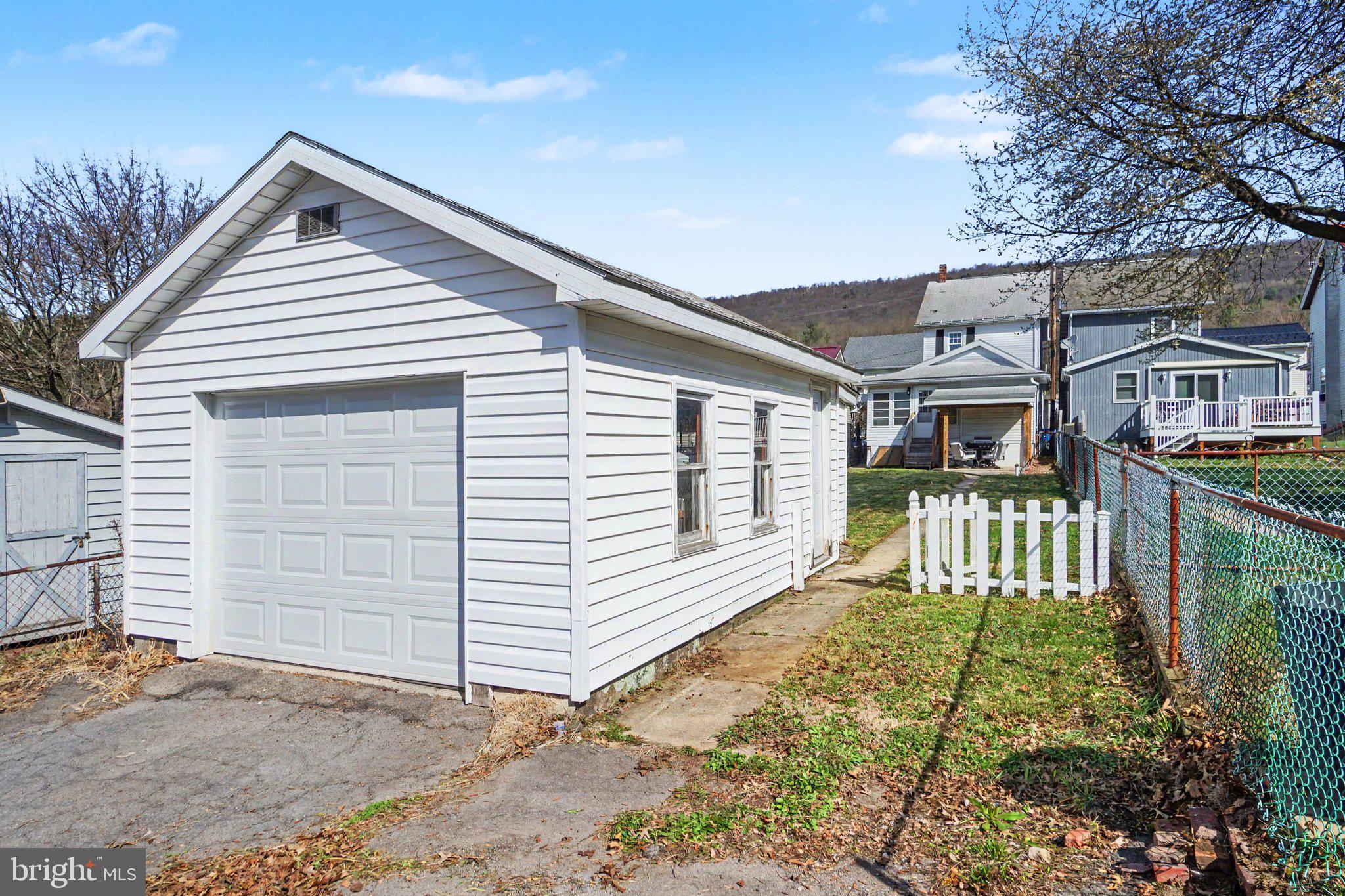 418 Elizabeth Street Williamstown, PA 17098 - Photo 29 of 34 a front view of a house with a yard