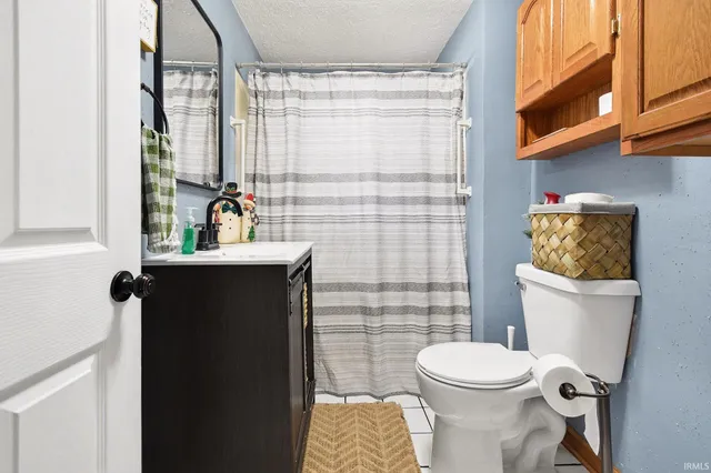 $215,000 | 67636 Lake Trail, Lakeville, IN 46536