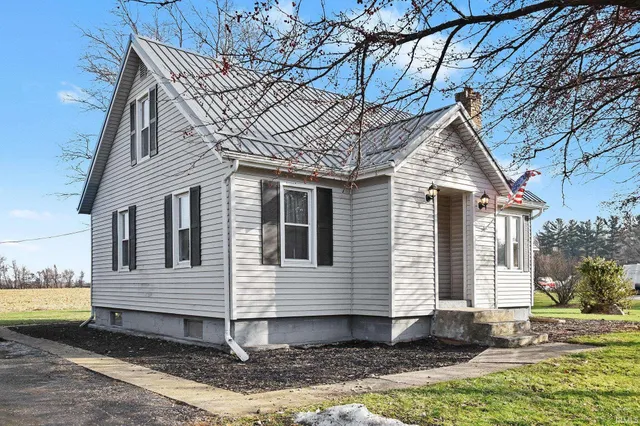 $215,000 | 67636 Lake Trail, Lakeville, IN 46536