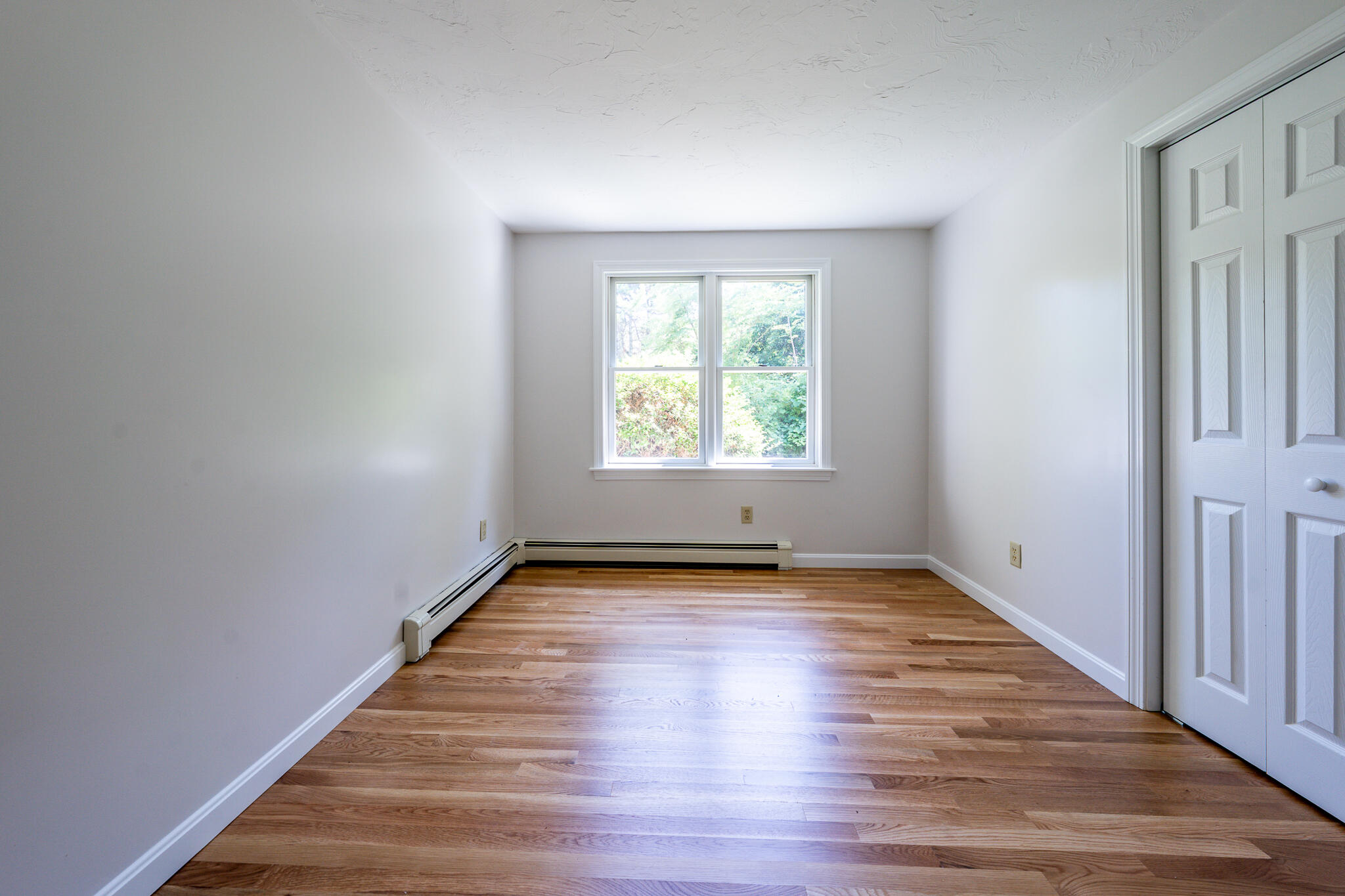 100 Farmersville Road Sandwich, MA 02563 - Photo 25 of 35 2ndbedroom1