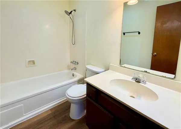 $1,300 | 4911 Wabash Street, Unit A, Metairie, LA 70001