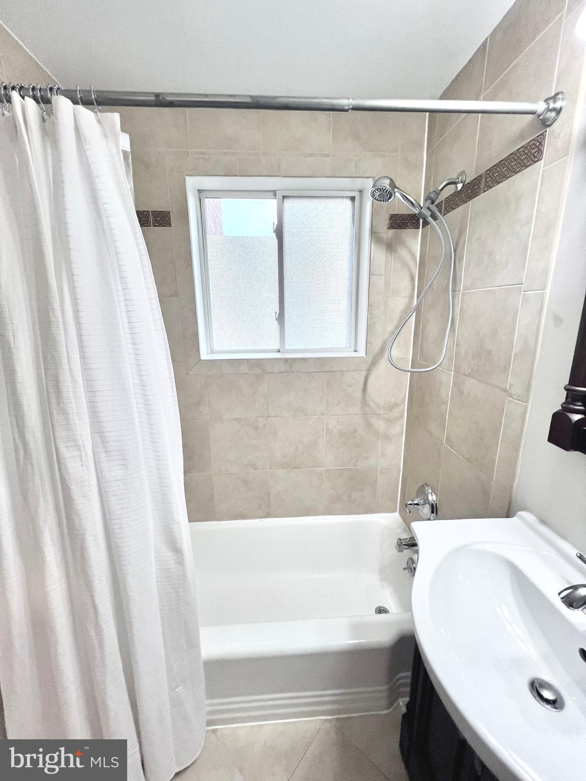 5111 8th Road South, Unit 202 Arlington, VA 22204 - Photo 29 of 41 Custom tile