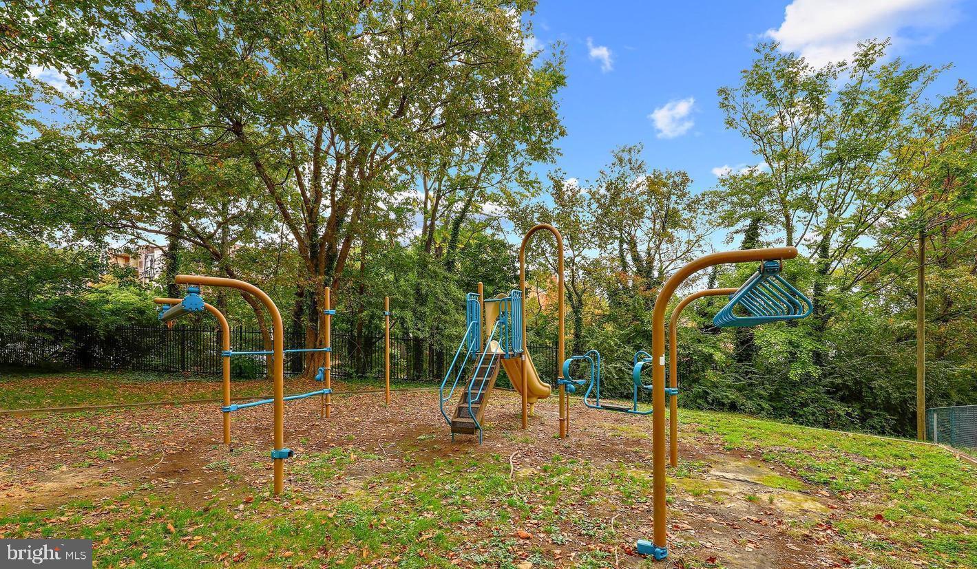 5111 8th Road South, Unit 202 Arlington, VA 22204 - Photo 38 of 41 Tot lot