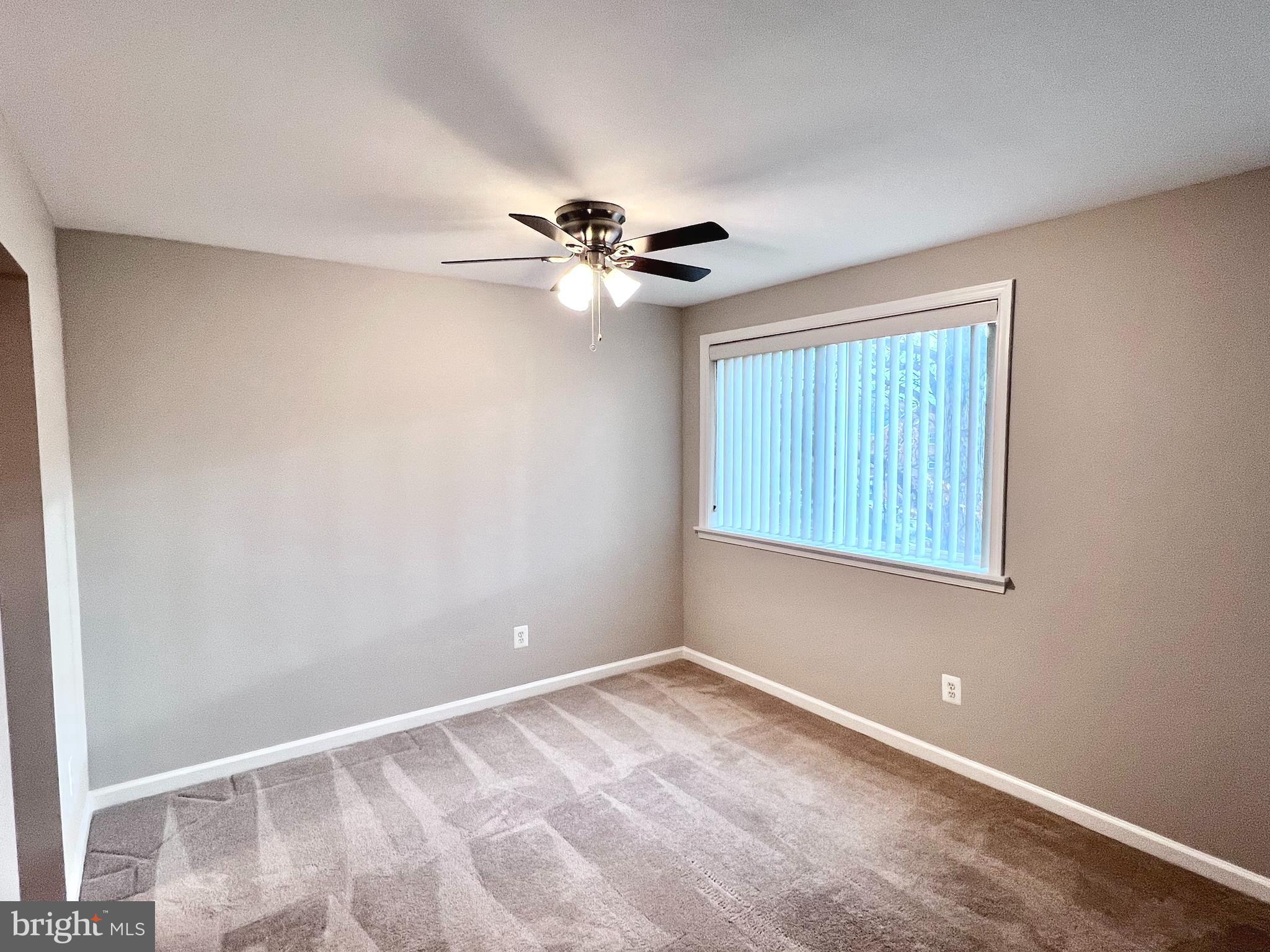 5111 8th Road South, Unit 202 Arlington, VA 22204 - Photo 8 of 41 Dining room with fan and natural ligth