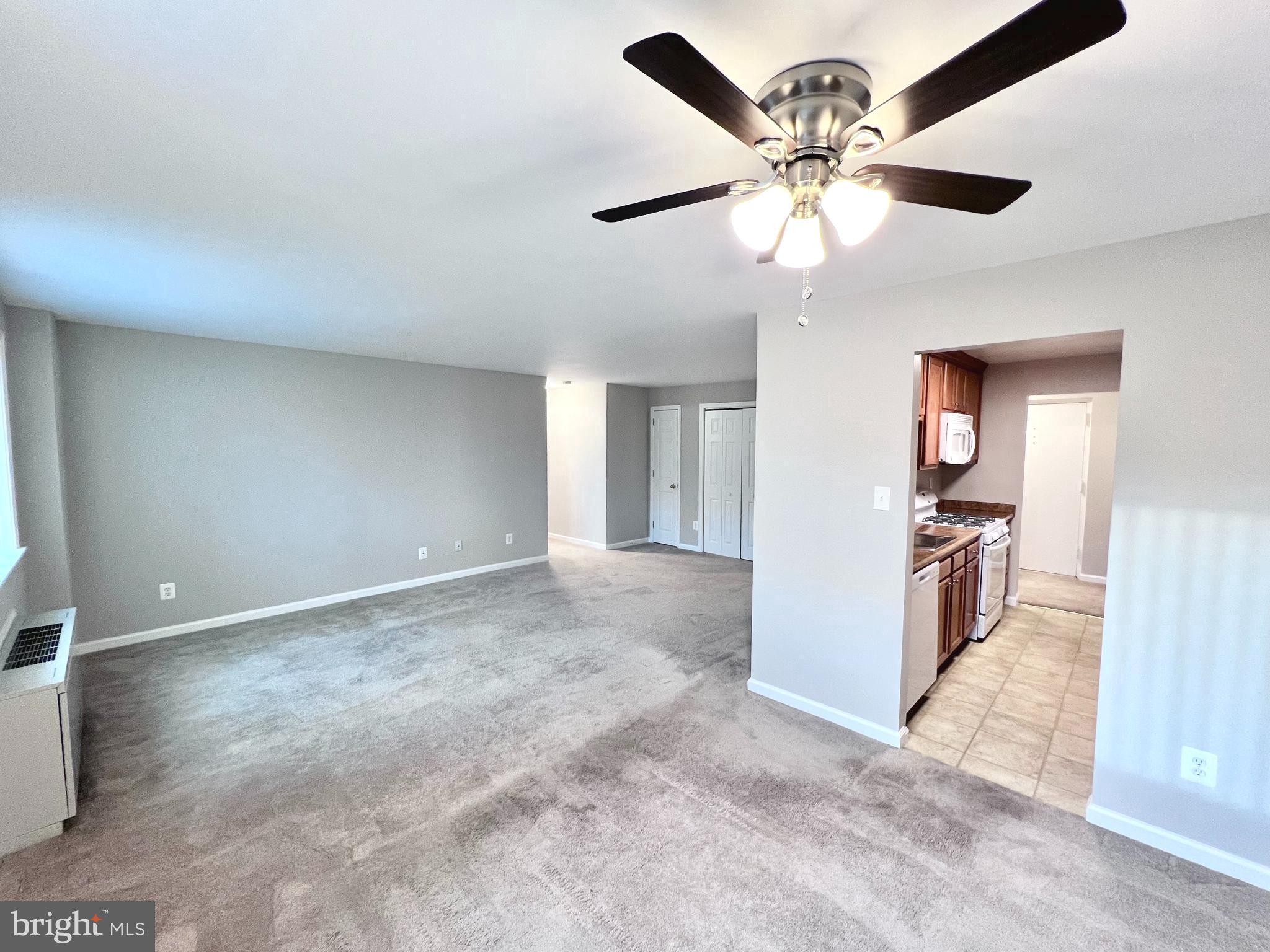 5111 8th Road South, Unit 202 Arlington, VA 22204 - Photo 9 of 41 Dining room