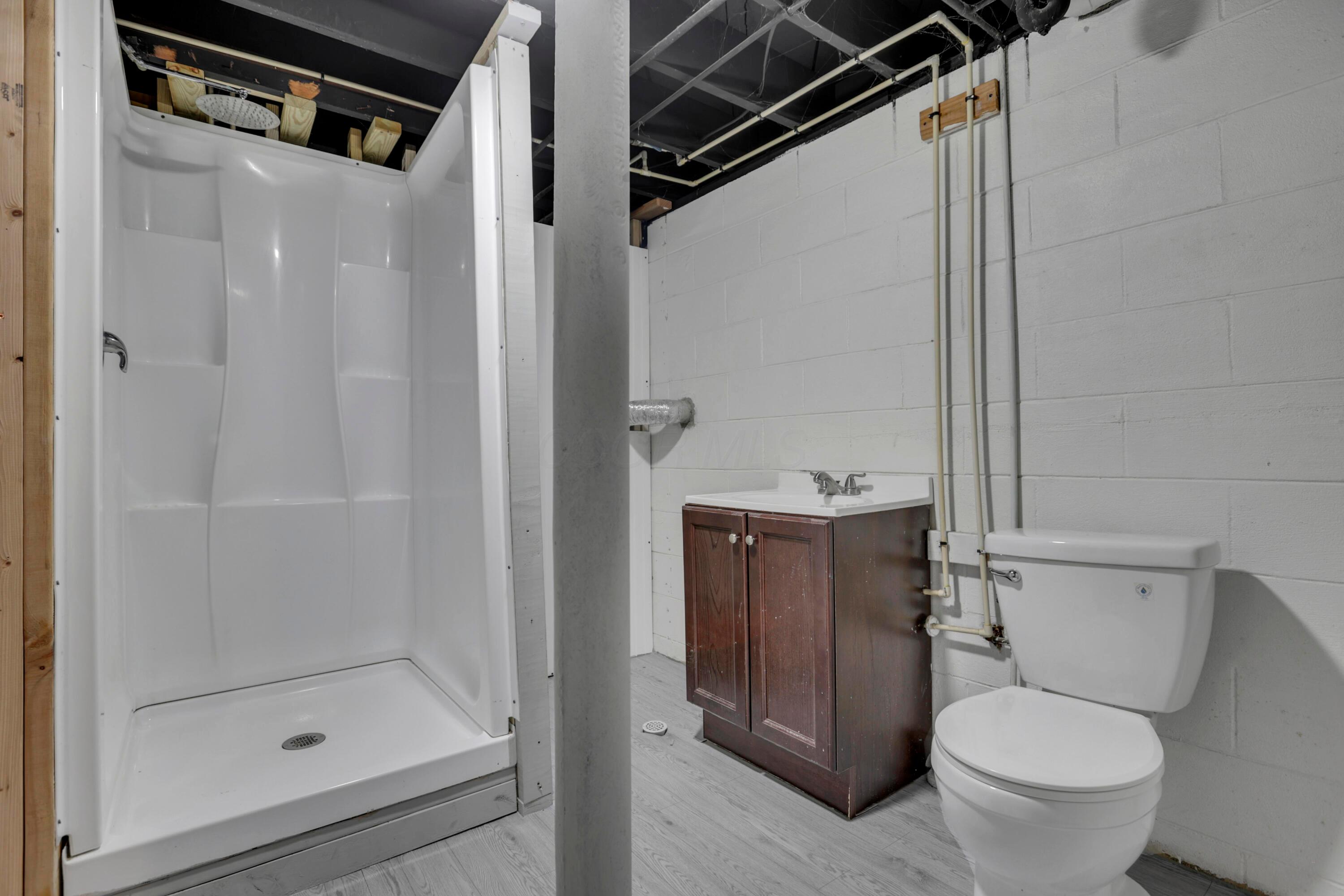 4189 Hayes Road Groveport, OH 43125 - Photo 35 of 41 Full Bath LL