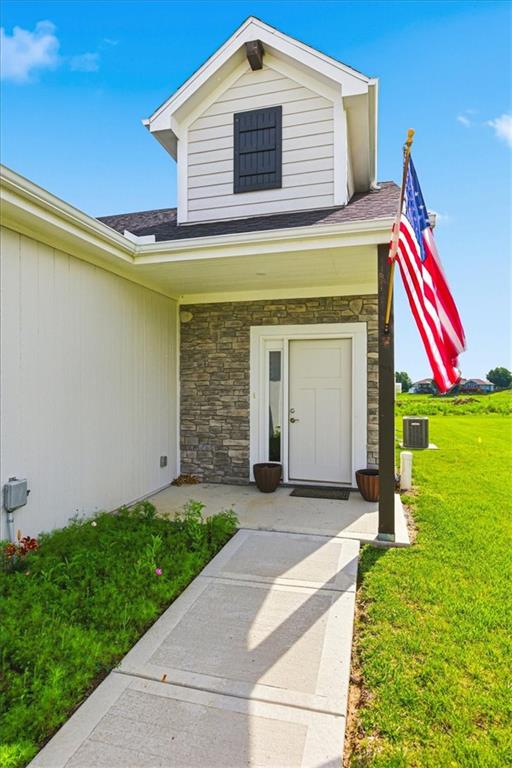 703 Ridge Drive Smithville, MO 64089 - Photo 3 of 37