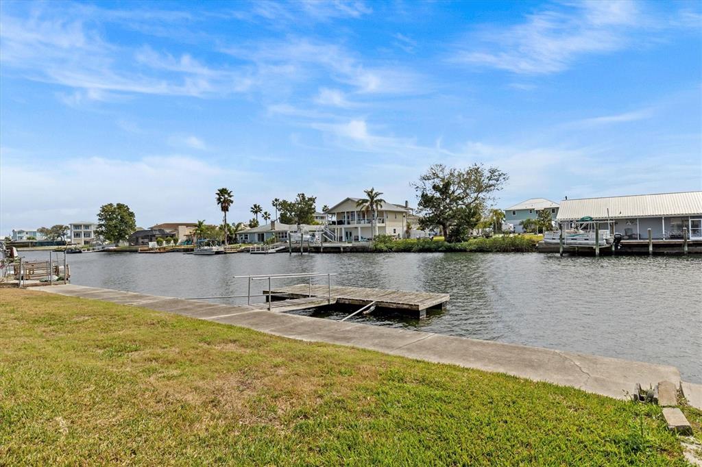 3328 Gulfview Drive Hernando Beach, FL 34607 - Photo 5 of 53
