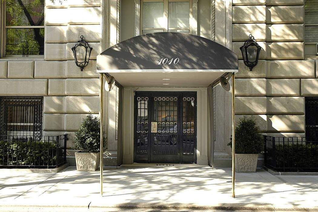 1010 5th Avenue, Unit 12F Manhattan, NY 10028 - Photo 15 of 17 a view of entryway