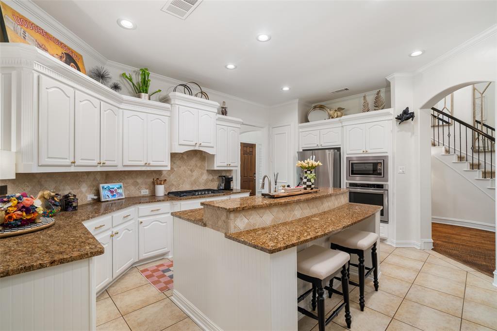 1096 Limestone Court Allen, TX 75013 - Photo 8 of 36