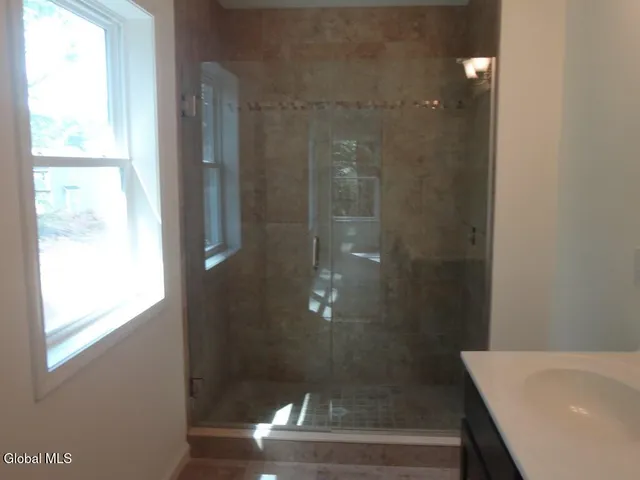 $559,900 | 17 Jack Drive, Halfmoon, NY 12065