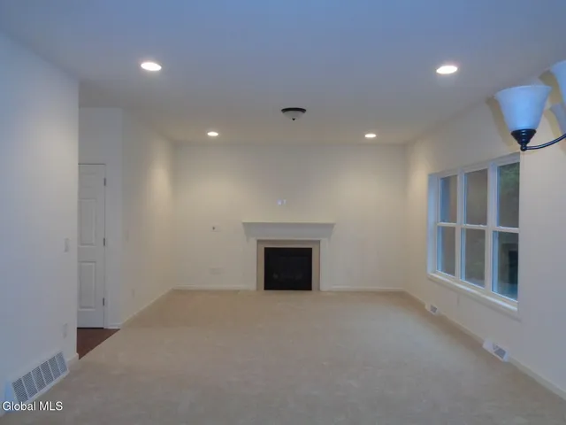 $559,900 | 17 Jack Drive, Halfmoon, NY 12065