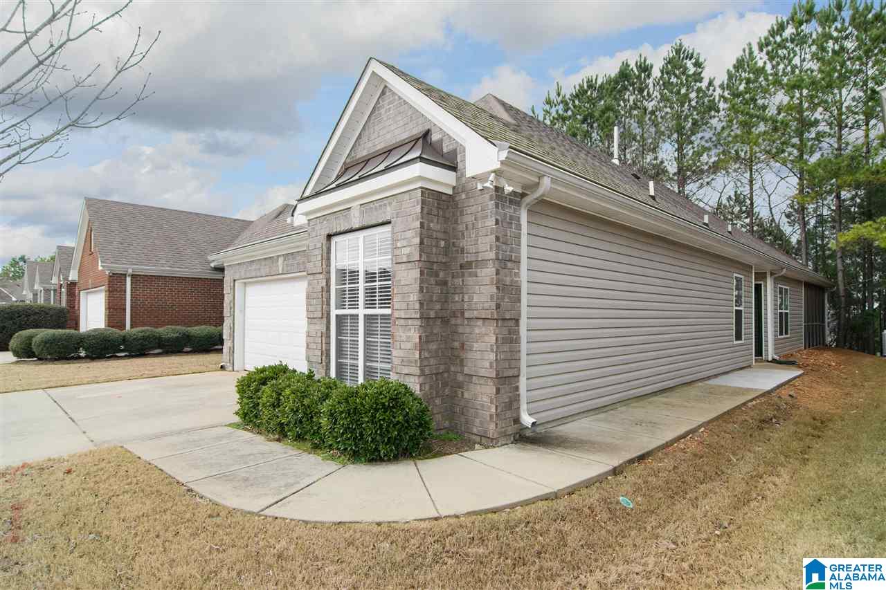 154 Highview Cove Pelham, AL 35124 - Photo 2 of 36