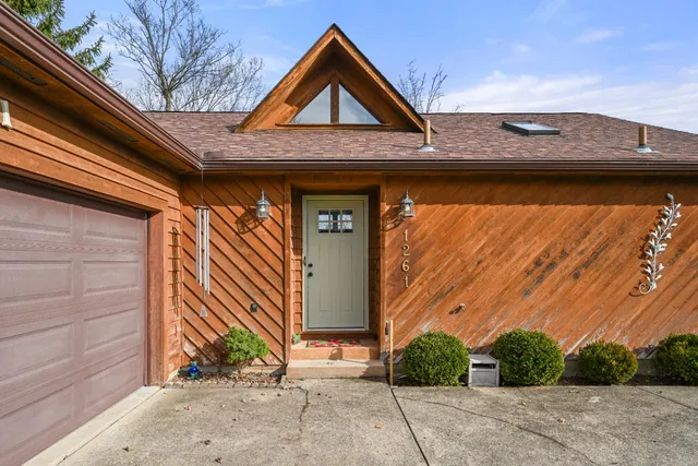 $575,000 | 1261 Heidi Haven Drive, Lawrenceburg, IN 47025