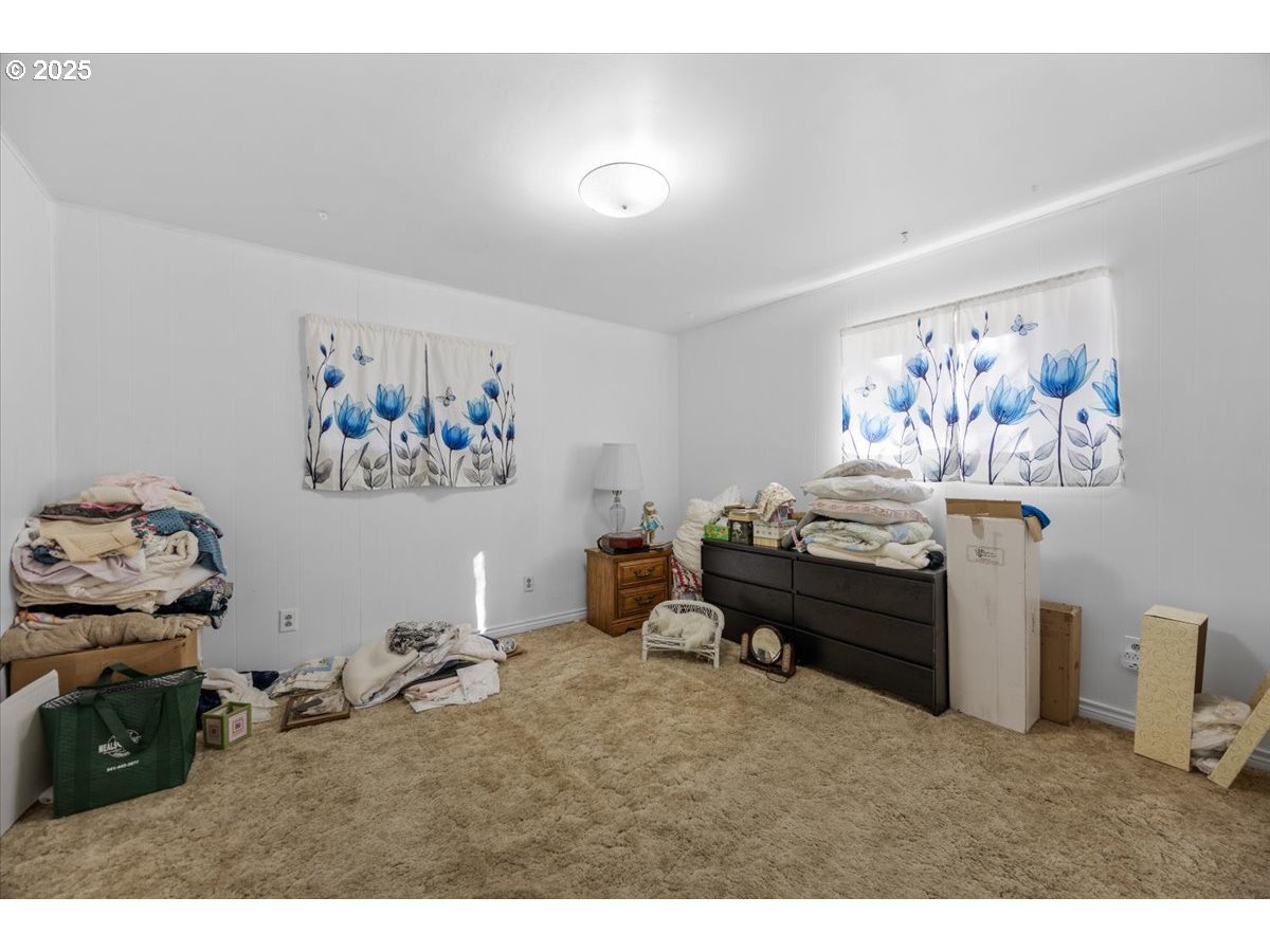 3620 Happy Valley Road Roseburg, OR 97471 - Photo 13 of 25 a living room with furniture and a couch