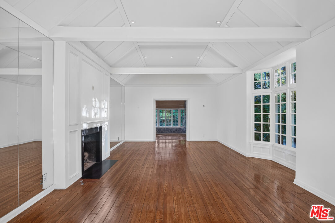 602 Foothill Road Beverly Hills, CA 90210 - Photo 2 of 61 Gallery Image 2