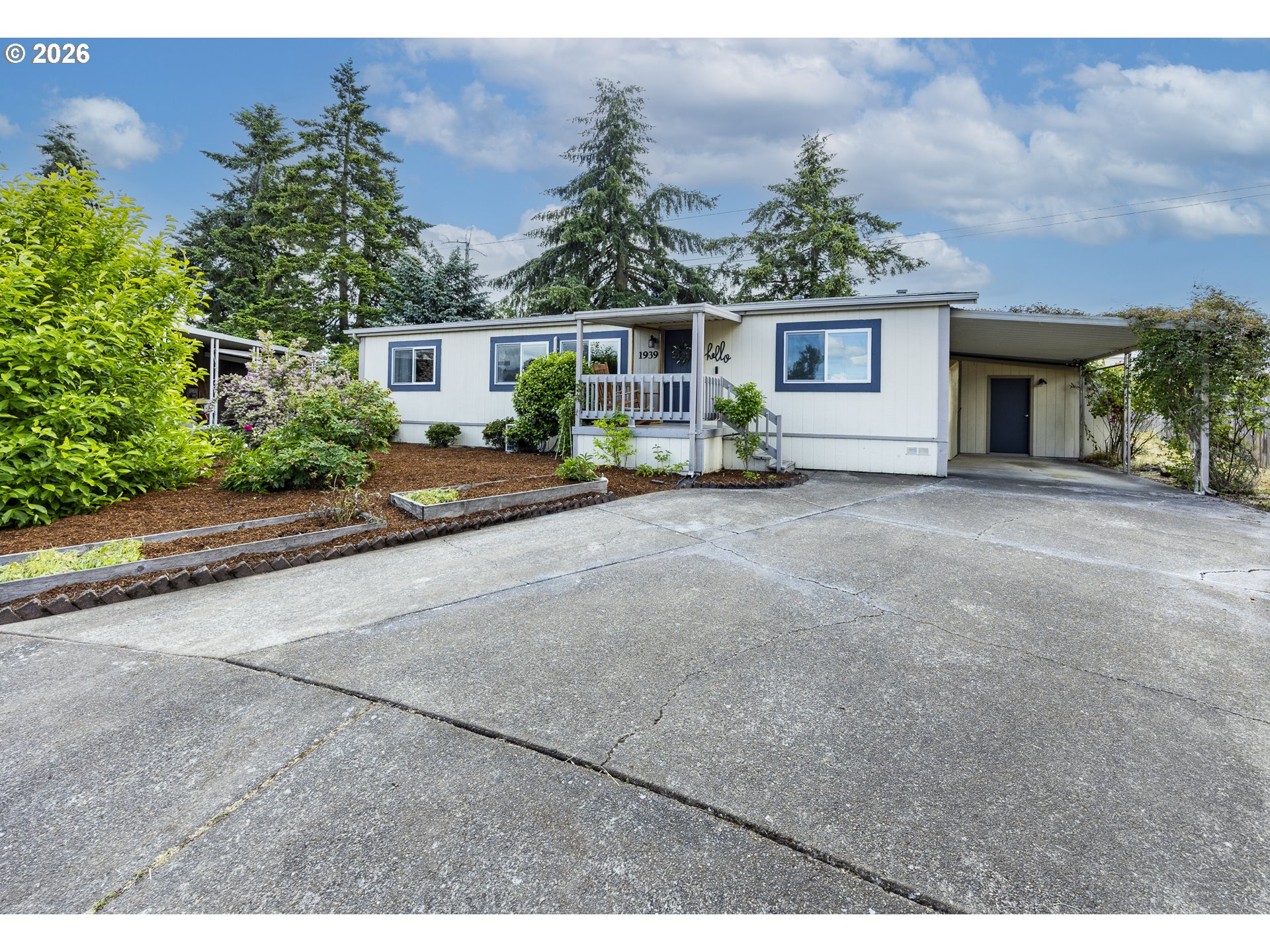1939 McDonald Court Springfield, OR 97477 - Photo 2 of 29