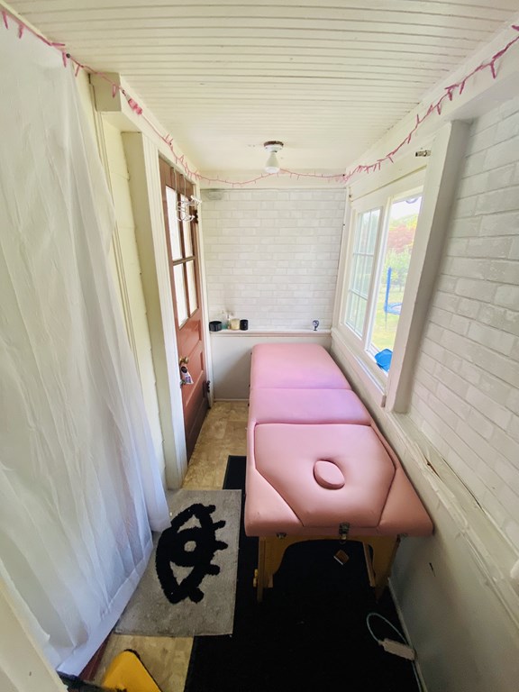 5 Tennyson Street Worcester, MA 01610 - Photo 23 of 31